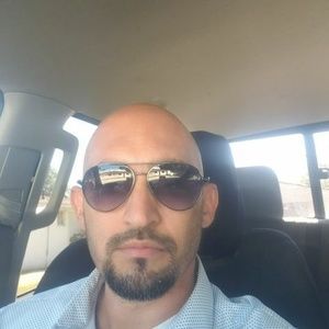 Meet your Posher, Cesar